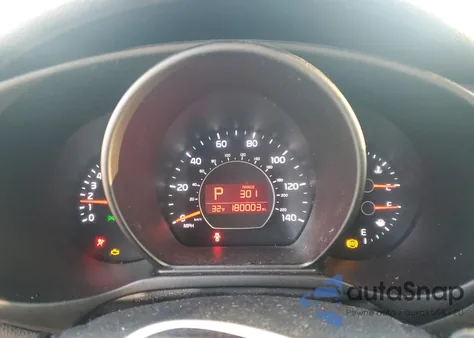 2014 Kia Soul z USA, uszkodzony, nr VIN KNDJN2A22E7025546